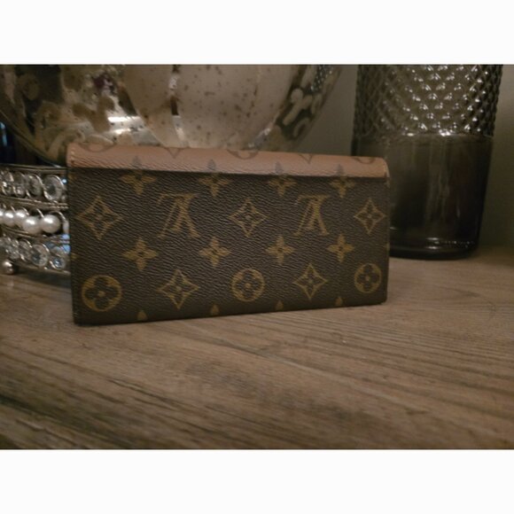 Pristine Authentic LV Reverse Mono Giant Wallet - Picture 3 of 8